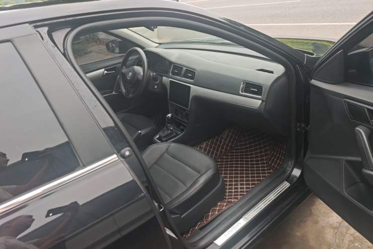 Used Volkswagen Lavida 2013 Restyled Classic 1.6L Automatic Comfort Edition Right Front Seat
