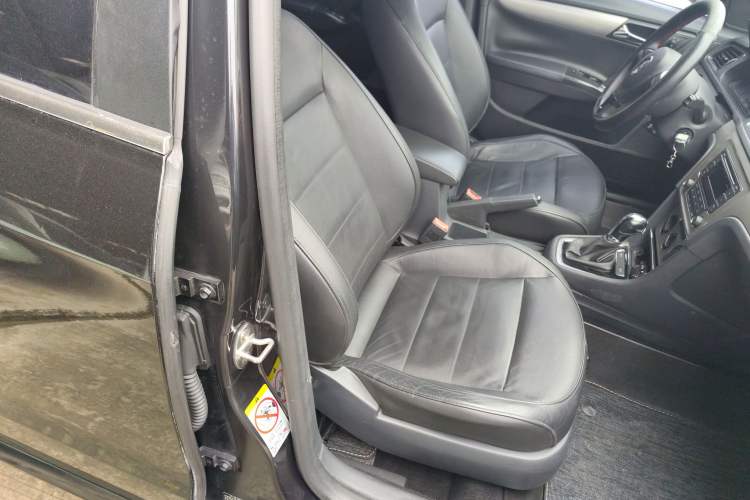 Used Volkswagen Lavida 2013 Restyled Classic 1.6L Automatic Comfort Edition Right Front Seat