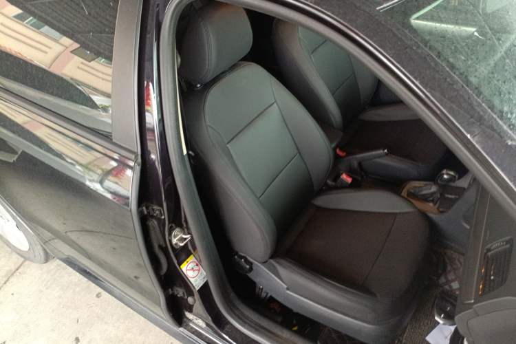 Used Volkswagen Lavida 2013 Revised Classic 1.6L Automatic Fashion Edition Right Front Seat