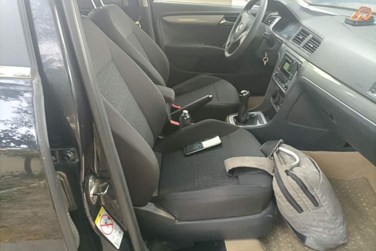 Used Volkswagen Lavida 2013 Revised Classic 1.6L Manual Fashion Edition Right Front Seat