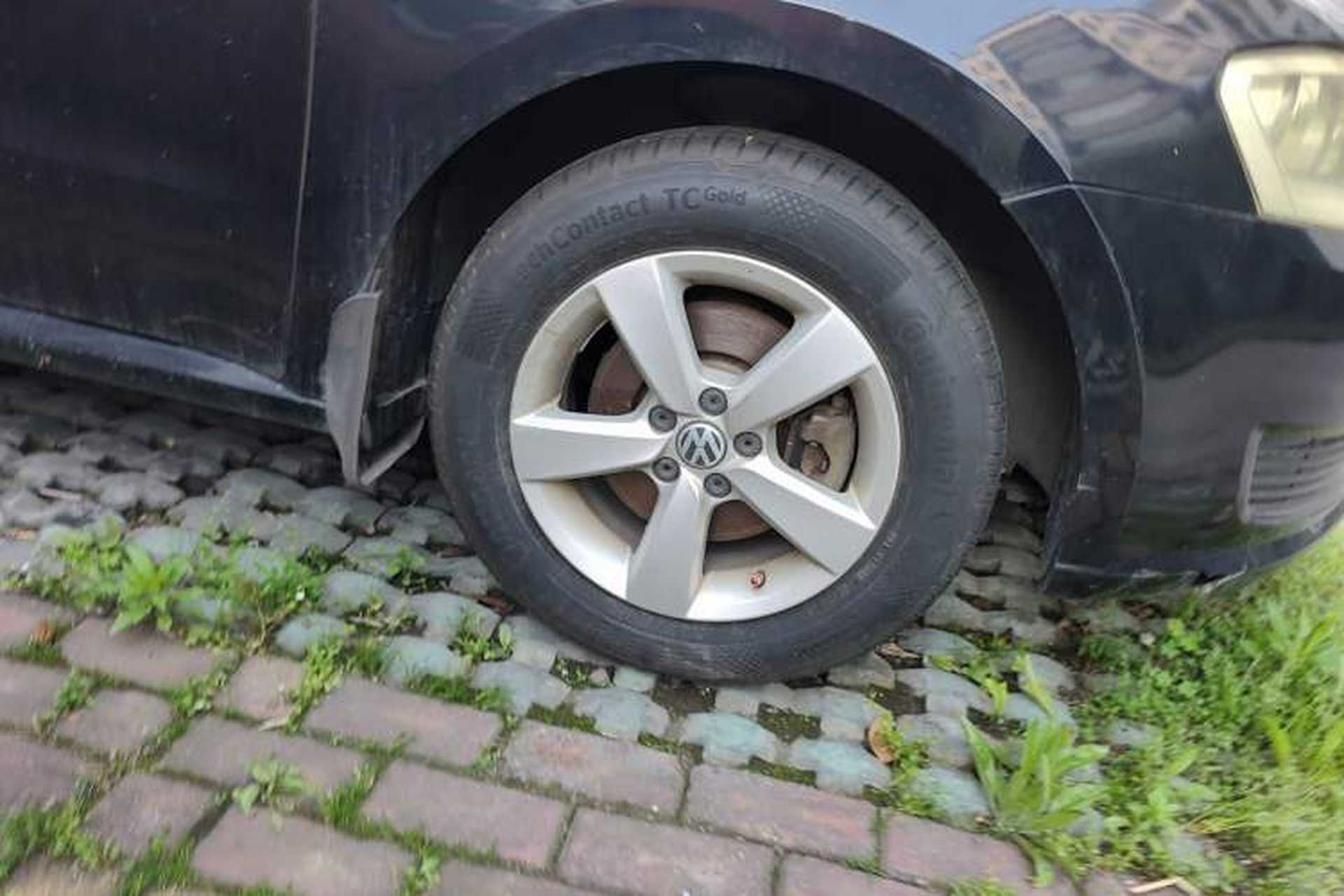 Used Volkswagen Lavida 2013 Revised Classic 1.6L Manual Fashion Edition Right Front Wheel Hub
