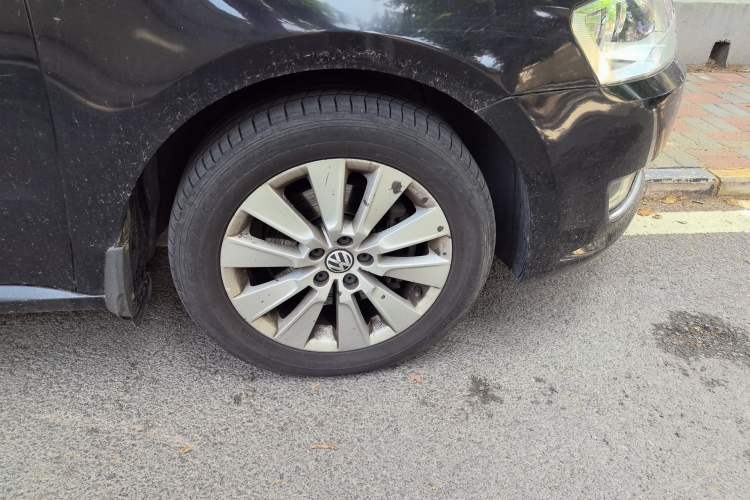 Used Volkswagen Lavida 2013 Revised Version 1.4 TSI DSG Comfort Edition Right Front Wheel Hub