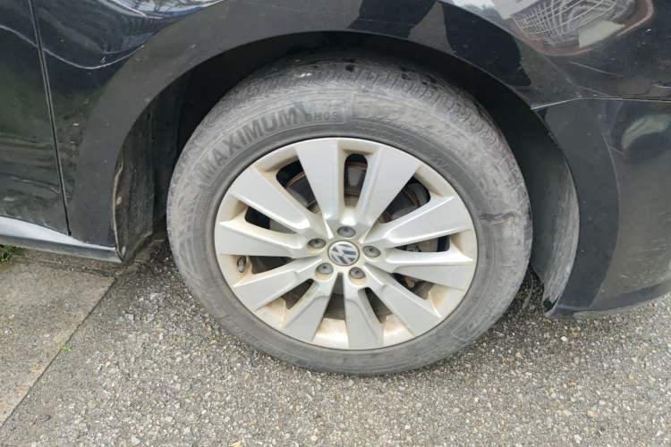 Used Volkswagen Lavida 2013 Restyled Classic 1.6L Automatic Comfort Edition Right Front Wheel Hub