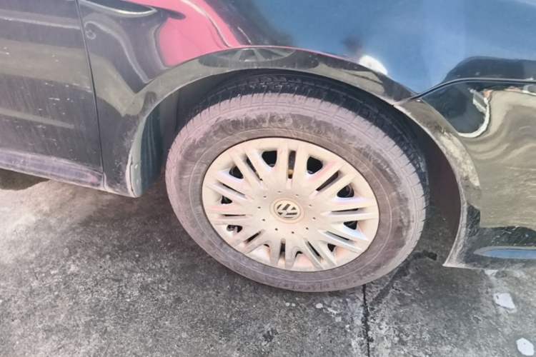 Used Volkswagen Lavida 2013 Classic 1.6L Manual Fashion Edition Right Front Wheel Hub