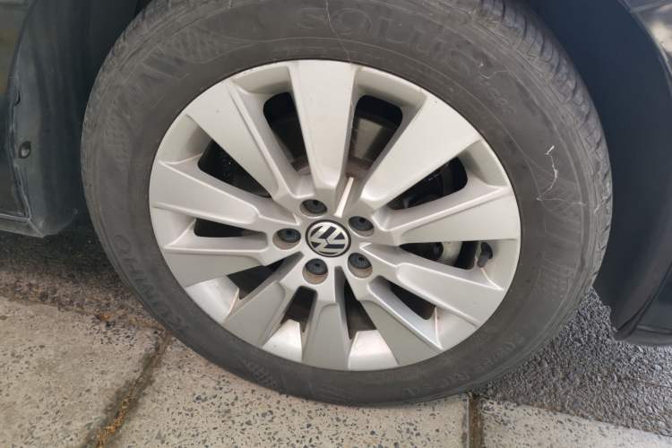 Used Volkswagen Lavida 2013 Restyled Classic 1.6L Automatic Comfort Edition Right Front Wheel Hub