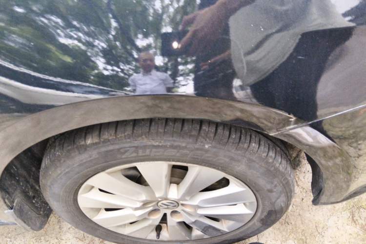 Used Volkswagen Lavida 2013 1.6L Manual Comfort Edition Right Front Wheel Hub