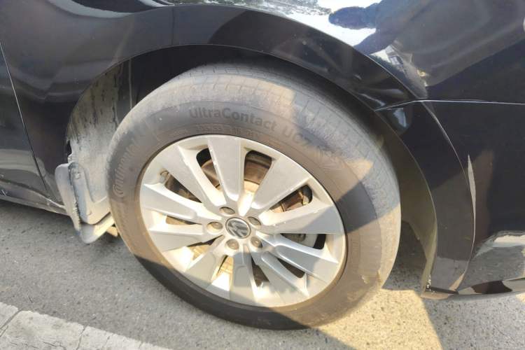 Used Volkswagen Lavida 2013 Restyled Classic 1.6L Automatic Comfort Edition Right Front Wheel Hub