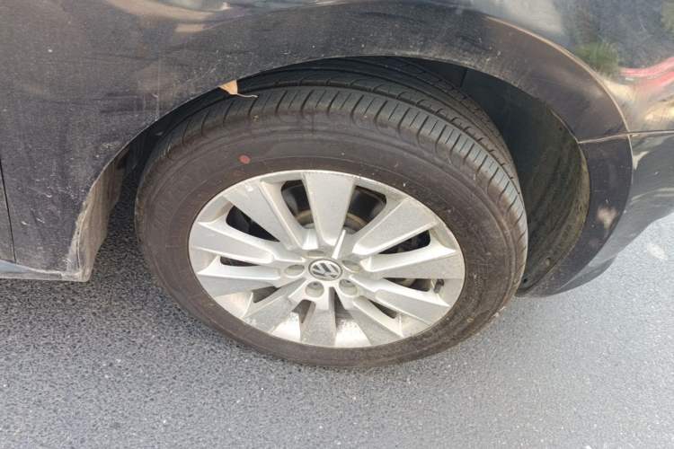 Used Volkswagen Lavida 2013 Restyled Classic 1.6L Automatic Comfort Edition Right Front Wheel Hub