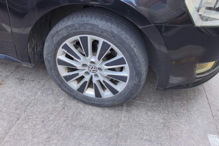 Used Volkswagen Lavida 2013 Restyled Classic 1.6L Automatic Comfort Edition Right Front Wheel Hub