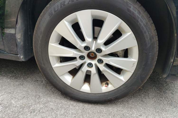 Used Volkswagen Lavida 2013 Restyled Classic 1.6L Automatic Comfort Edition Right Front Wheel Hub
