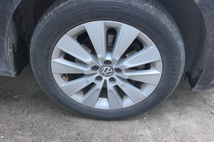 Used Volkswagen Lavida 2013 Restyled Classic 1.6L Automatic Comfort Edition Right Front Wheel Hub