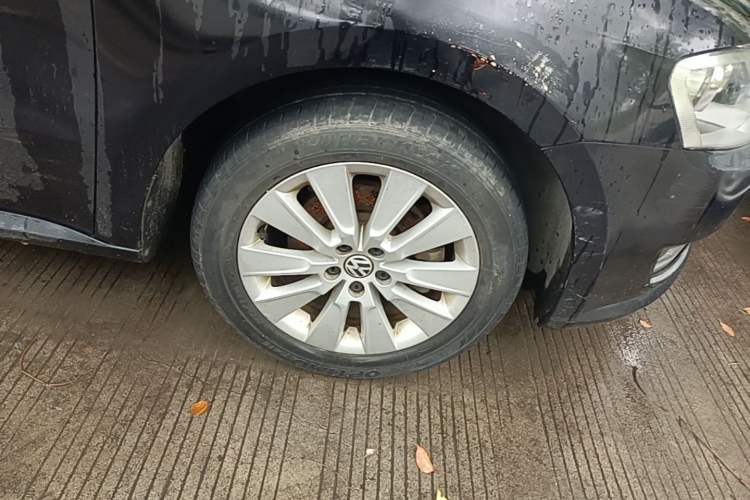 Used Volkswagen Lavida 2013 Restyled Classic 1.6L Automatic Comfort Edition Right Front Wheel Hub