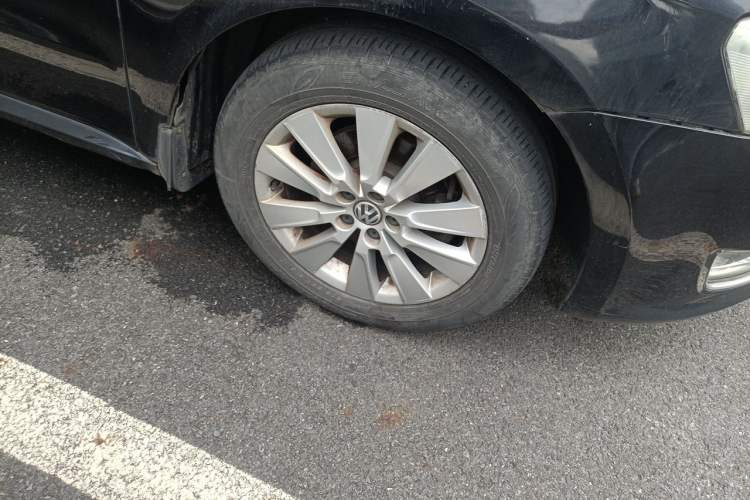 Used Volkswagen Lavida 2013 Revised Version 1.4 TSI DSG Comfort Edition Right Front Wheel Hub