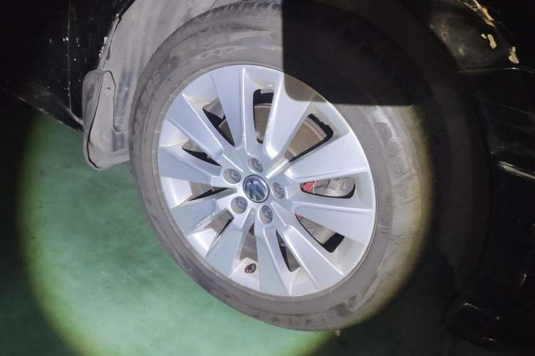 Used Volkswagen Lavida 2013 Revised Version 1.4 TSI DSG Comfort Edition Right Front Wheel Hub