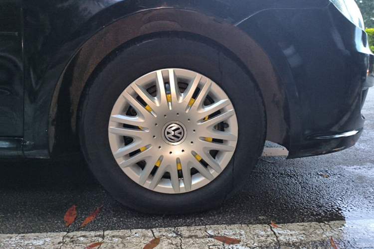 Used Volkswagen Lavida 2013 Classic 1.6L Manual Fashion Edition Right Front Wheel Hub