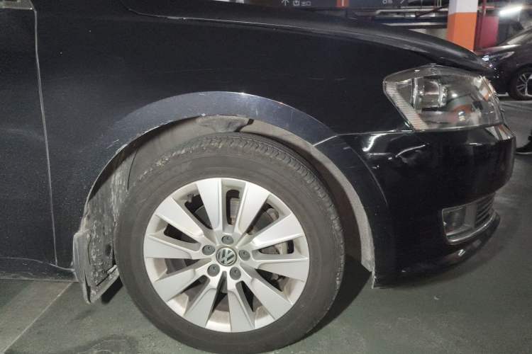 Used Volkswagen Lavida 2013 Restyled Classic 1.6L Automatic Comfort Edition Right Front Wheel Hub
