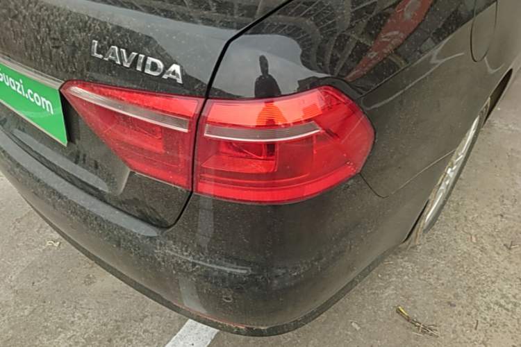 Used Volkswagen Lavida 2013 Restyled Classic 1.6L Automatic Comfort Edition Right Rear Taillight
