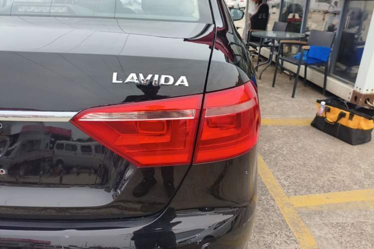 Used Volkswagen Lavida 2013 Revised Classic 1.6L Automatic Fashion Edition Right Rear Taillight