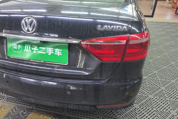 Used Volkswagen Lavida 2013 Restyled Classic 1.6L Manual Comfort Edition Right Rear Taillight