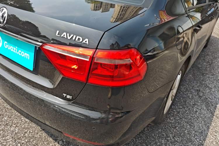 Used Volkswagen Lavida 2013 Revised Classic 1.6L Manual Fashion Edition Right Rear Taillight