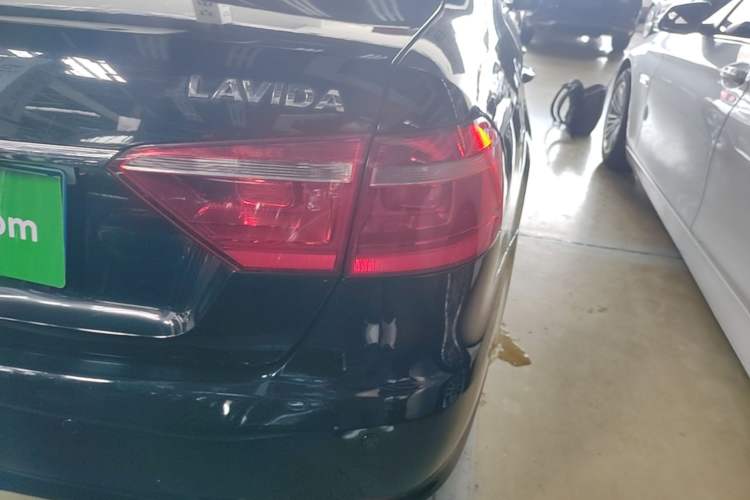 Used Volkswagen Lavida 2013 Revised Classic 1.6L Automatic Fashion Edition Right Rear Taillight