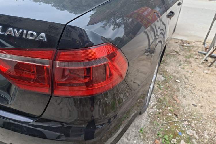 Used Volkswagen Lavida 2013 Revised Classic 1.6L Automatic Fashion Edition Right Rear Taillight