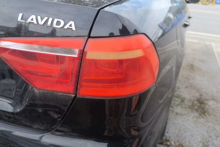 Used Volkswagen Lavida 2013 Restyled Classic 1.6L Manual Comfort Edition Right Rear Taillight