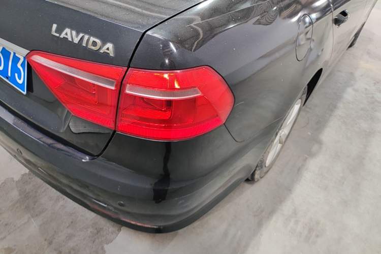 Used Volkswagen Lavida 2013 Revised Classic 1.6L Automatic Fashion Edition Right Rear Taillight