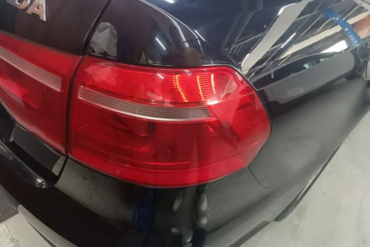 Used Volkswagen Lavida 2013 Restyled Classic 1.6L Automatic Comfort Edition Right Rear Taillight