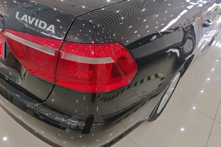 Used Volkswagen Lavida 2013 Revised Classic 1.6L Automatic Fashion Edition Right Rear Taillight
