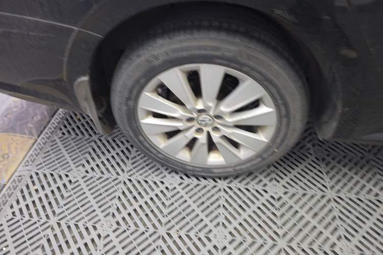 Used Volkswagen Lavida 2013 Restyled Classic 1.6L Manual Comfort Edition Right Rear Wheel Hub