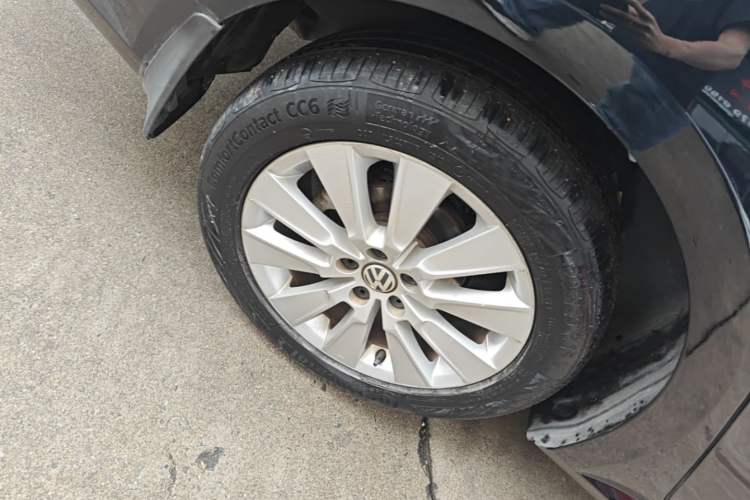 Used Volkswagen Lavida 2013 Restyled Classic 1.6L Automatic Comfort Edition Right Rear Wheel Hub
