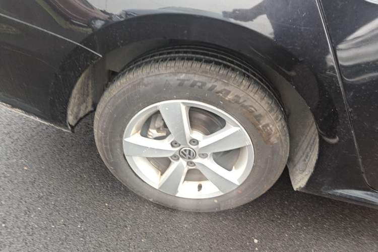 Used Volkswagen Lavida 2013 Revised Classic 1.6L Manual Fashion Edition Right Rear Wheel Hub