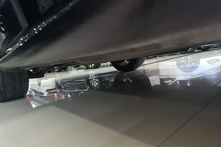 Used Volkswagen Lavida 2013 Restyled Classic 1.6L Manual Comfort Edition Right Side Sill