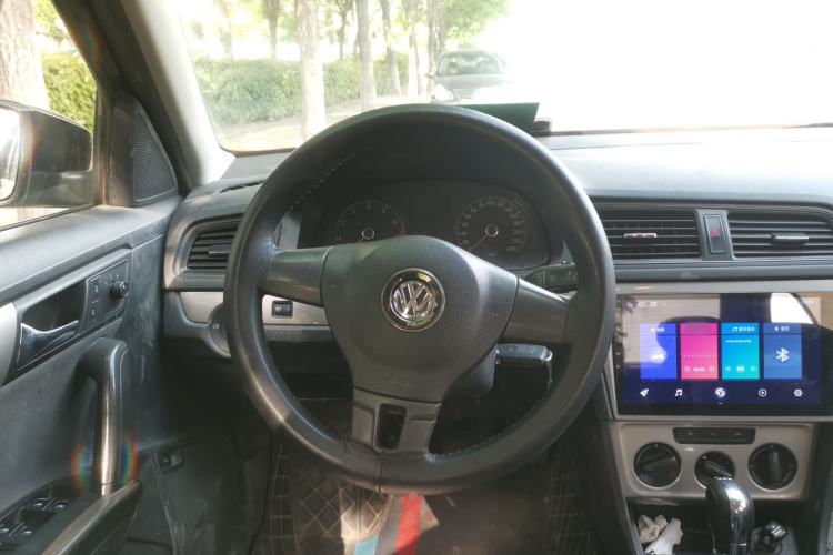 Used Volkswagen Lavida 2013 Revised Classic 1.6L Automatic Fashion Edition Steering Wheel