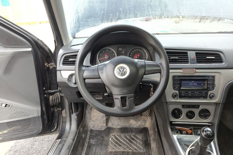 Used Volkswagen Lavida 2013 Revised Version 1.4 TSI Manual Comfort Edition Steering Wheel