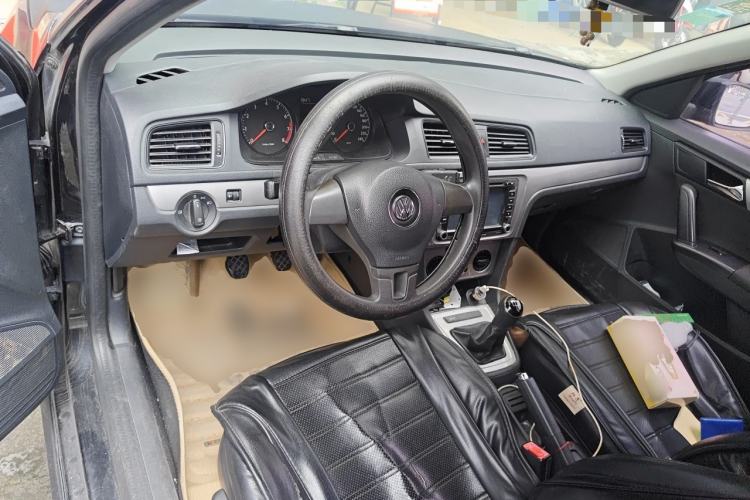 Used Volkswagen Lavida 2013 Revised Classic 1.6L Manual Fashion Edition Steering Wheel