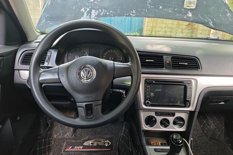 Used Volkswagen Lavida 2013 Revised Classic 1.6L Manual Fashion Edition Steering Wheel