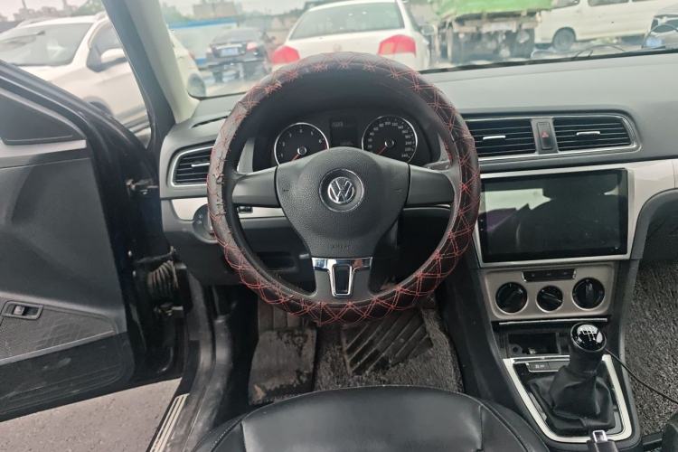 Used Volkswagen Lavida 2013 1.6L Manual Comfort Edition Steering Wheel
