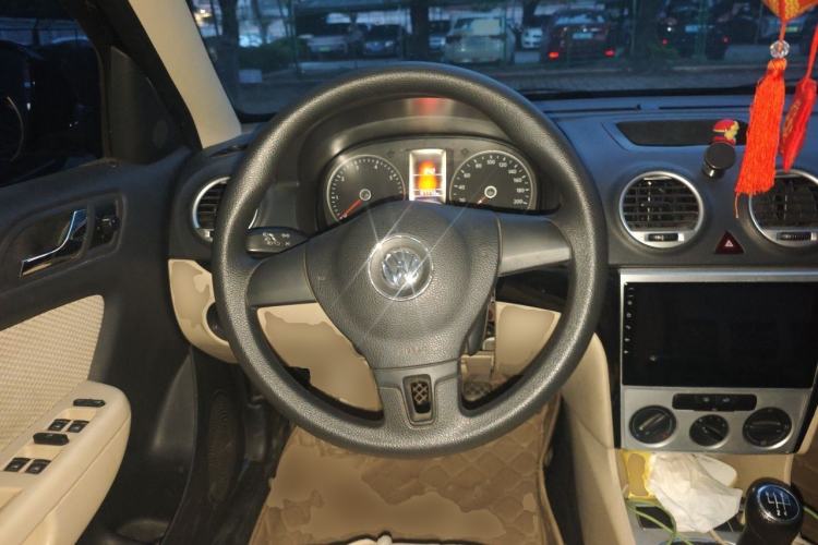 Used Volkswagen Lavida 2013 Classic 1.6L Manual Fashion Edition Steering Wheel