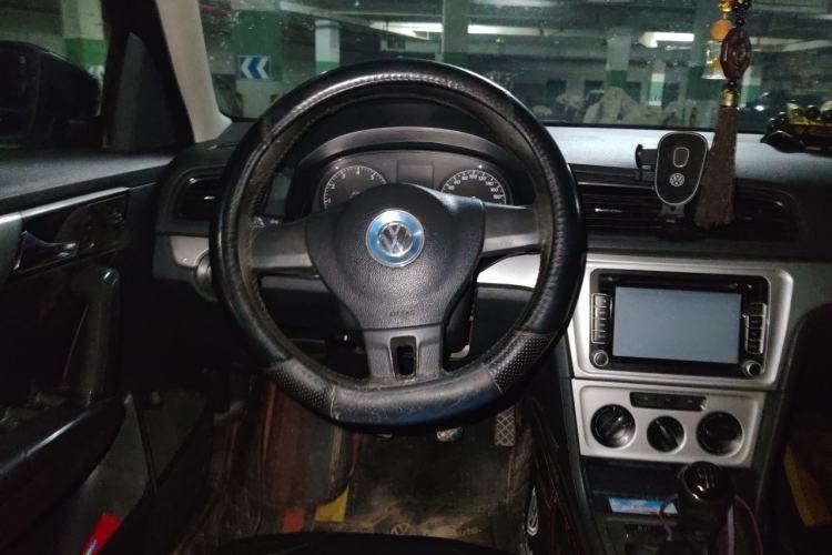 Used Volkswagen Lavida 2013 Revised Classic 1.6L Manual Fashion Edition Steering Wheel