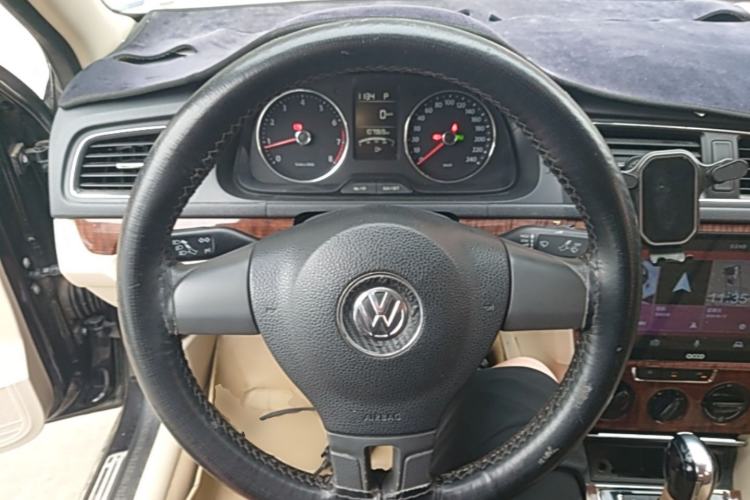 Used Volkswagen Lavida 2013 Restyled Classic 1.6L Automatic Comfort Edition Steering Wheel