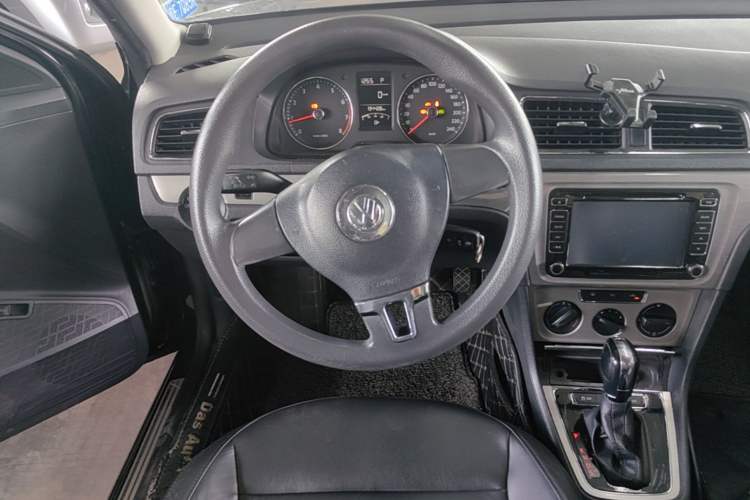 Used Volkswagen Lavida 2013 Revised Version 1.4 TSI DSG Comfort Edition Steering Wheel