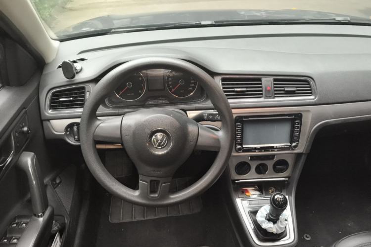 Used Volkswagen Lavida 2013 Restyled Classic 1.6L Manual Comfort Edition Steering Wheel
