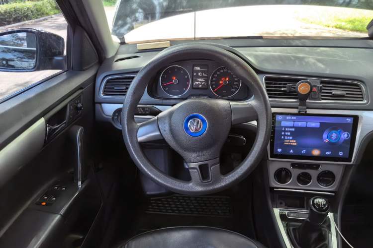 Used Volkswagen Lavida 2013 Revised Classic 1.6L Manual Fashion Edition Steering Wheel
