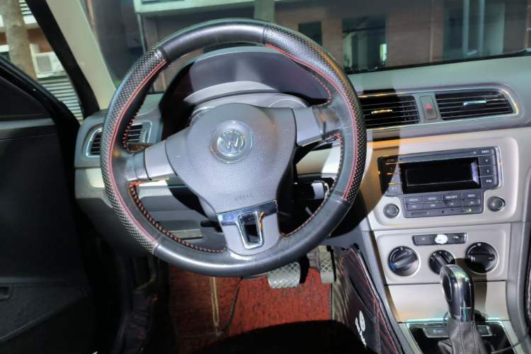 Used Volkswagen Lavida 2013 Restyled Classic 1.6L Automatic Comfort Edition Steering Wheel