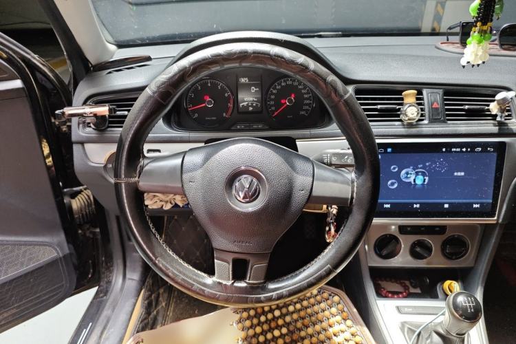 Used Volkswagen Lavida 2013 Revised Classic 1.6L Manual Fashion Edition Steering Wheel