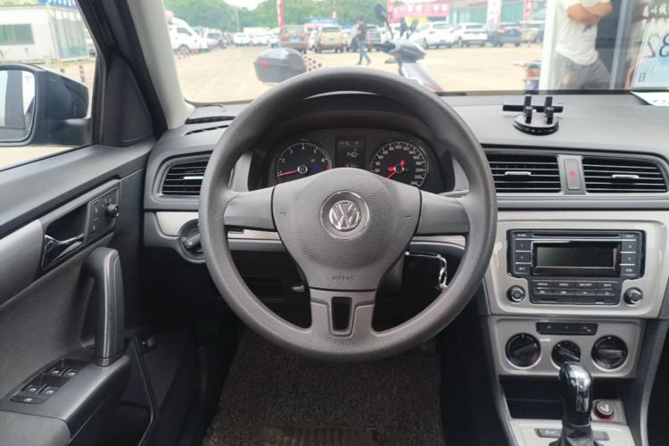 Used Volkswagen Lavida 2013 Revised Classic 1.6L Automatic Fashion Edition Steering Wheel