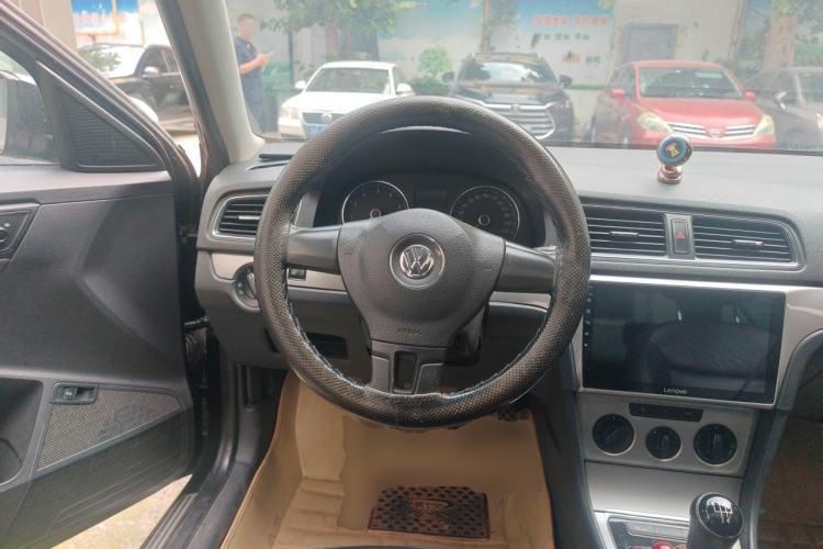 Used Volkswagen Lavida 2013 1.4TSI Manual Comfort Edition Steering Wheel