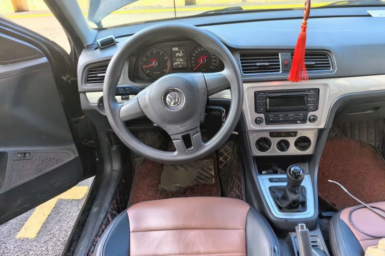 Used Volkswagen Lavida 2013 Revised Classic 1.6L Manual Fashion Edition Steering Wheel